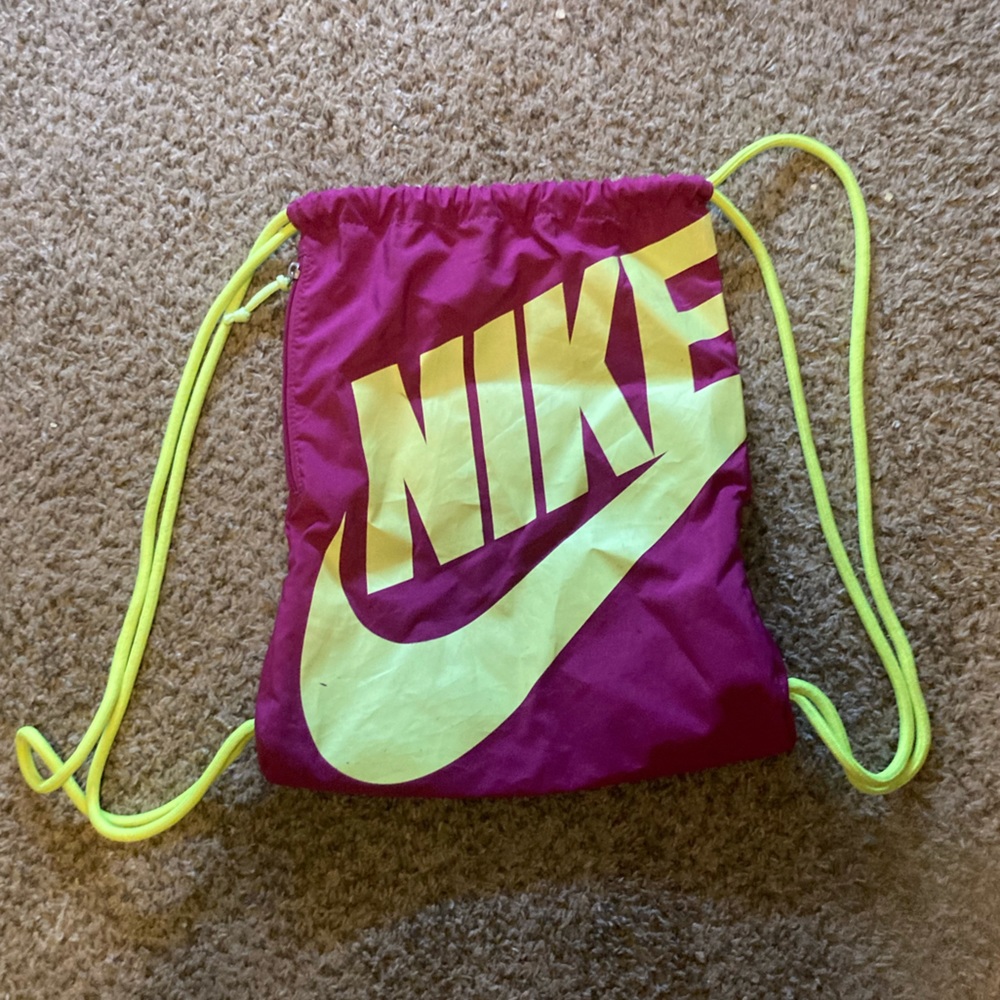 Nike drawstring bag